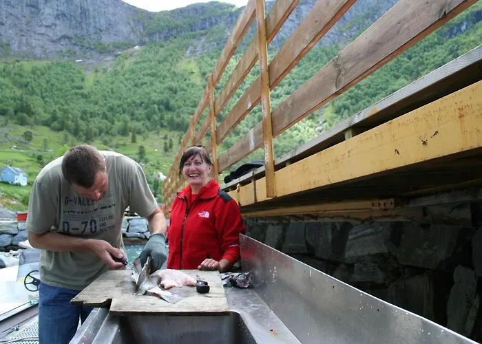 Fjordhytte-17 In Norwegen Direkt Am Fjord, Mit Mietbaren 9,9 Ps Bis 60 Ps Motorbooten Semesterbostad